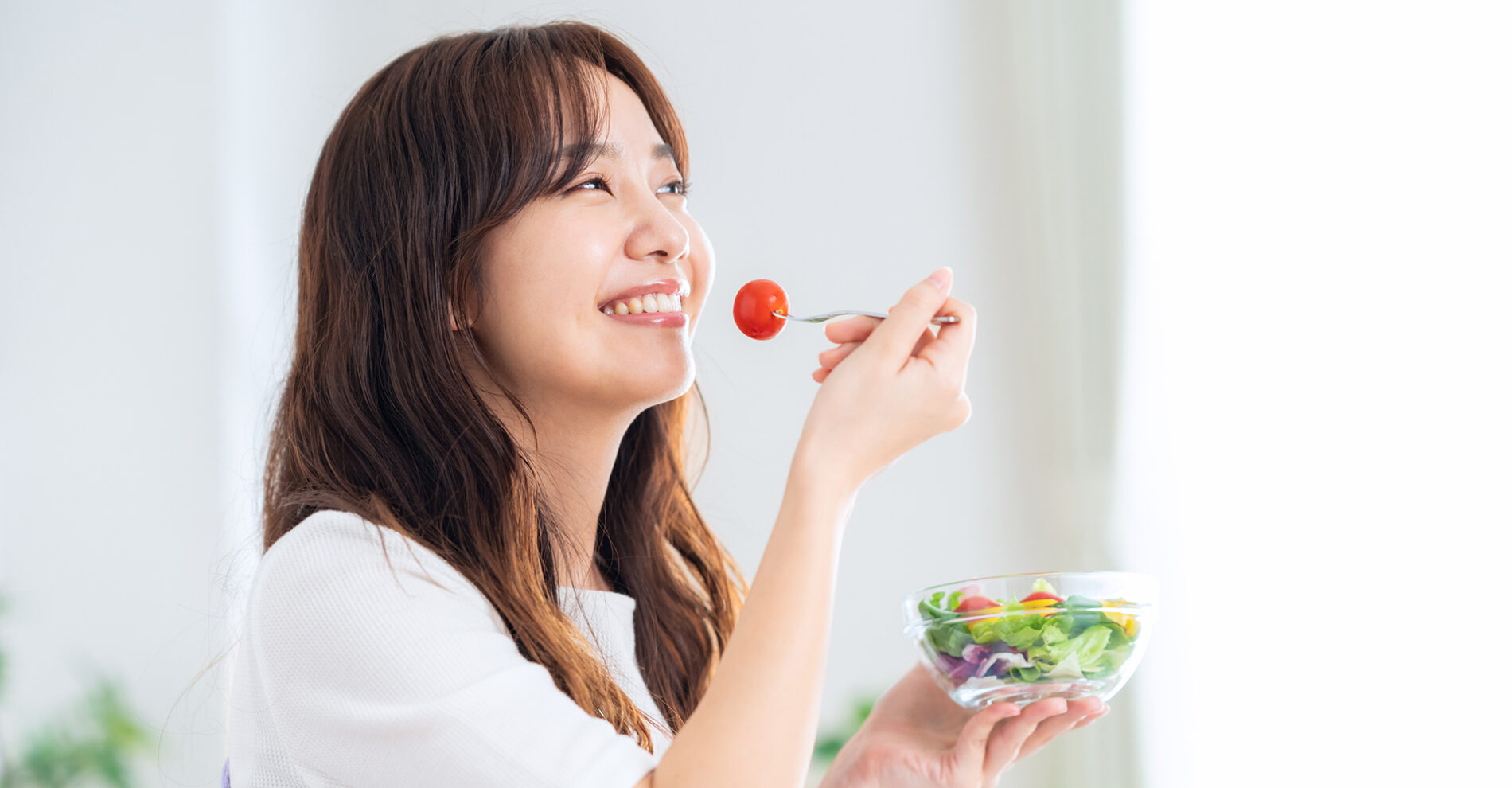 噛む力が若さを保つ！？実は怖い“噛み不足”のリスクと対処法