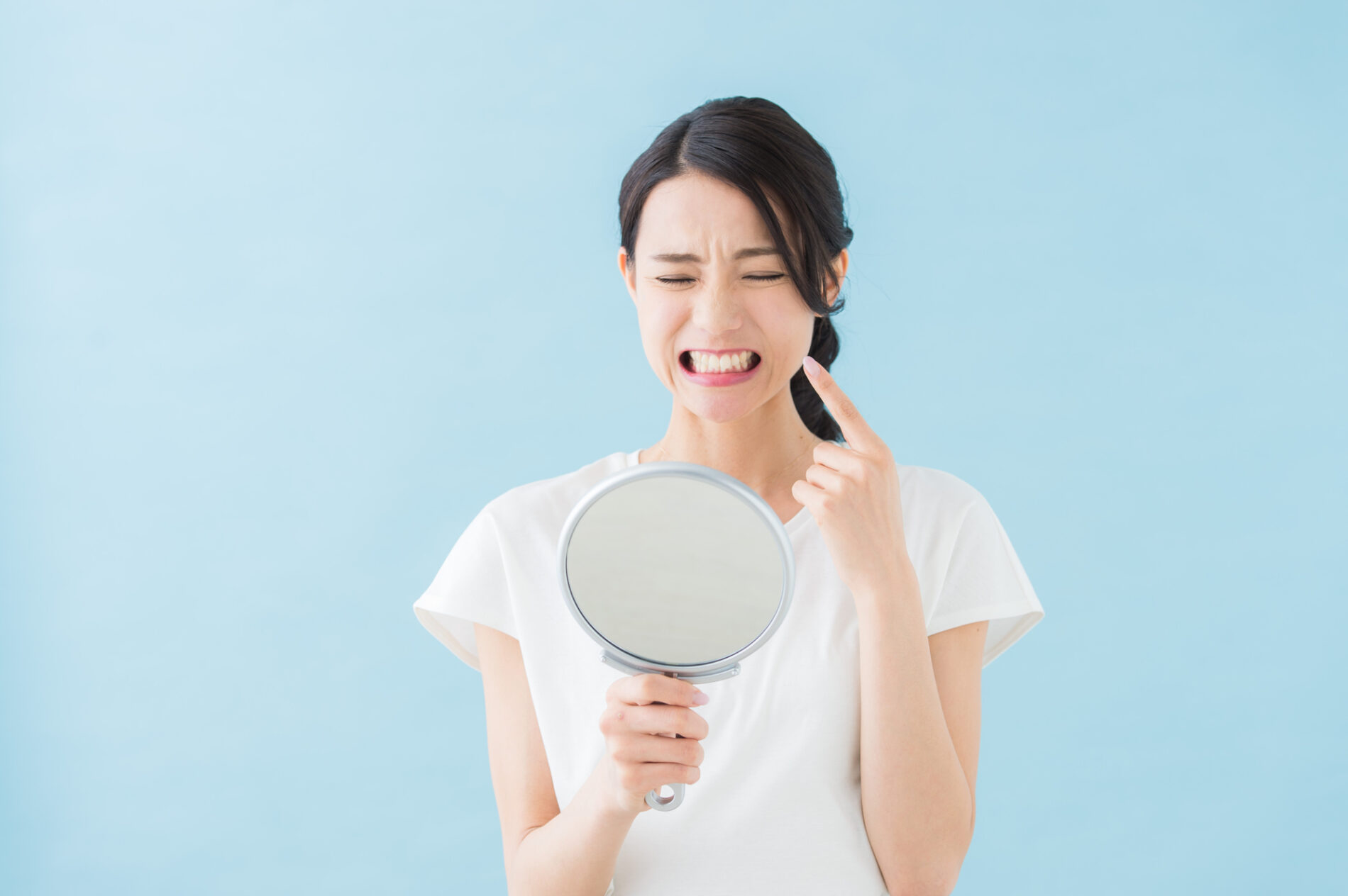 歯ぐきから血が出るのは危険信号？歯周病の初期症状とは