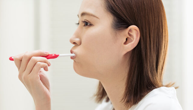 朝より夜の歯磨きが大事？効果的なタイミングとは