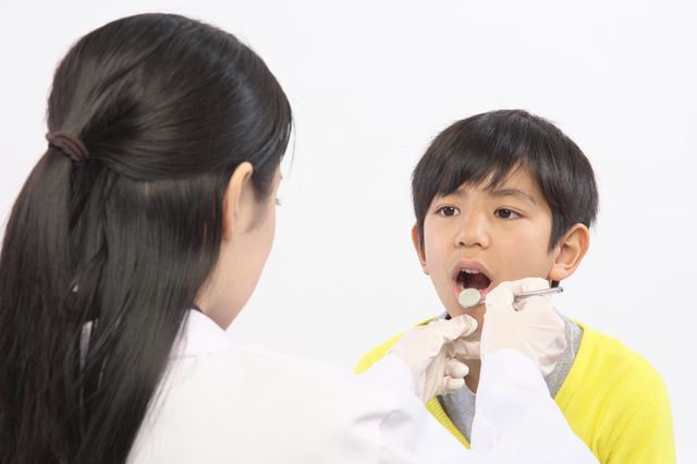 学校検診で要受診と言われた歯は本当に治療が必要？