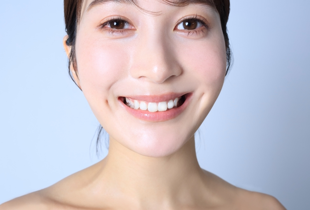 セラミック治療は何年もつ？寿命とメンテナンス