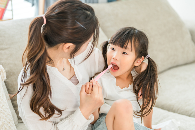 子どもの虫歯は遺伝する？親が知るべき本当の原因